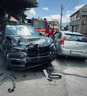 Внаслідок зіткнення двох авто на Тячівщині до лікарні потрапила 74-річна жінка