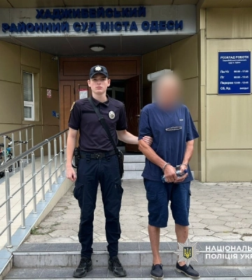 Не хотіла миритися: в Одесі чоловік вдарив дружину шилом