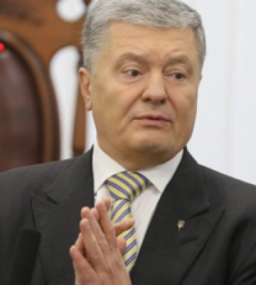 Санкции против Порошенко: суд обязал истребовать у СНБО и правительства документы Санкции против Порошенко: суд обязал истребовать у СНБО и правительства документы