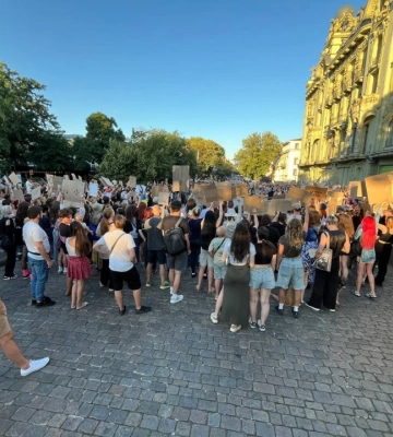 У Києві та інших містах тривають акції проти закону щодо НАБУ і САП