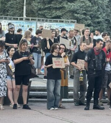 Житомир долучився до акцій протесту проти закону 12414, який ліквідовує незалежність НАБУ та САП