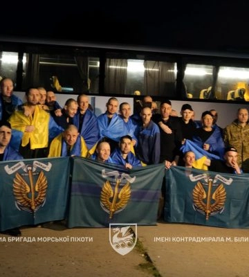 Миколаївські захисники Маріуполя повернулися з російського полону