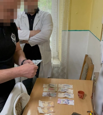 На Закарпатті судитимуть лікаря, який організував схему отримання хабарів від ухилянтів