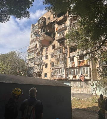 В Одесі унаслідок атаки найбільше постраждала 9-поверхівка: зруйновані квартири, є постраждалі