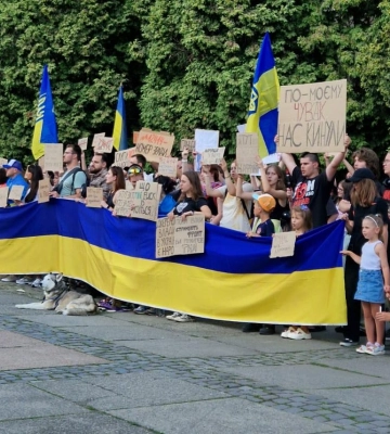 В Ужгороді відбувся протест проти підписаного Зеленським закону №12414