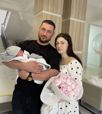 У Львові народився богатир вагою майже 5 кілограмів: тато встиг на пологи і повернувся на фронт, - ФОТО