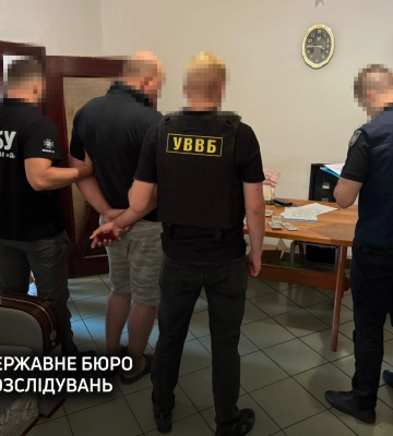 Військовий на Закарпатті заробляв на схемі переправки чоловіків за кордон - прокуратура