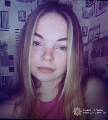 Пішла з дому та зникла: на Одещині розшукують неповнолітню дівчину