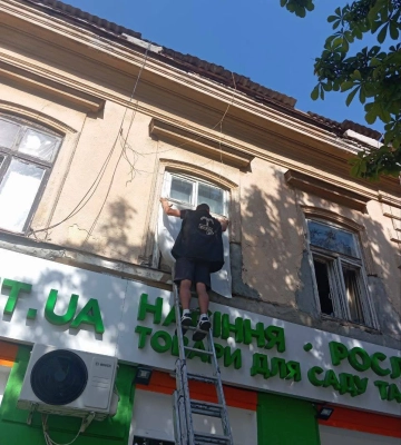 Внаслідок ворожої атаки в Одесі вибито близько 300 вікон 