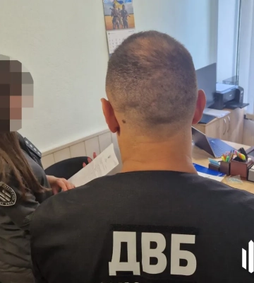 На Дніпропетровщині викрито колишнього посадовця медзакладу на хабарі
