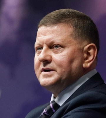 Залужний: Від миротворців у “червоних красивих штанях” немає сенсу