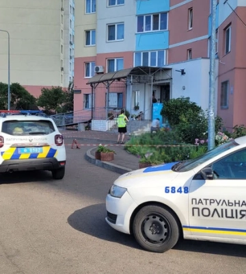 Випав з вікна 21 поверху: у Києві загинув 4-річний хлопчик