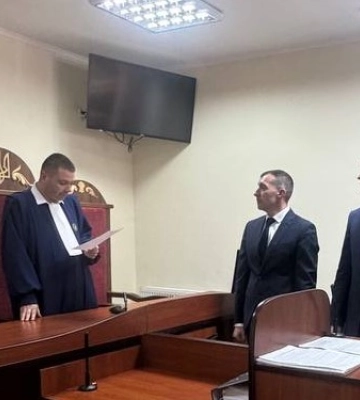 На Закарпатті обвинуваченим у жорстокому вбивстві з розчленуванням і підпалом тіла загрожує довічне позбавлення волі