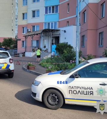 Випав з вікна 21 поверху: у Києві загинув 4-річний хлопчик