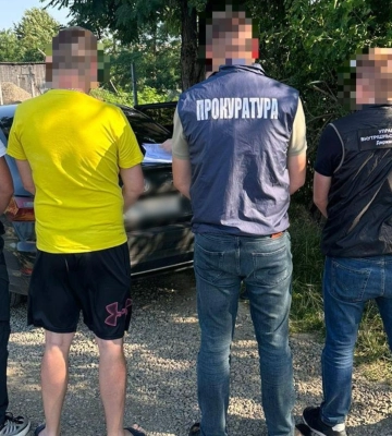 Держінспектор Львівської митниці «не побачив» товару на 2,3 млн грн
