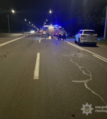 Біля Луцька – моторошна аварія: автівка на смерть знесла пішохода 