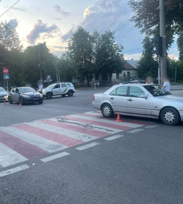 Не дотримався безпечної швидкості: у Черкасах сталася потрійна аварія (ФОТО)
