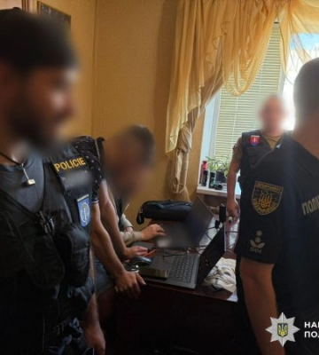 У Дніпрі викрили чоловіка, який надсилав фейкові повідомлення про замінування закладів у країнах ЄС