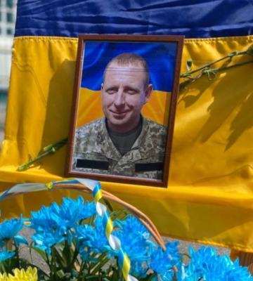 Глухівська громада провела в останню путь захисника Дмитра Акуліна