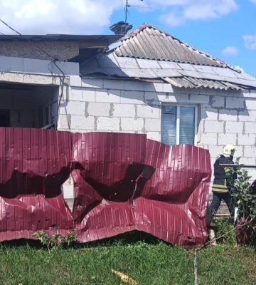 Удару реактивним боєприпасом по селу під Харковом завдала армія РФ 