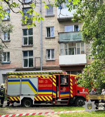 У Тернополі стався вибух у багатоповерхівці, загинуло двоє людей У Тернополі стався вибух у багатоповерхівці, загинуло двоє людей