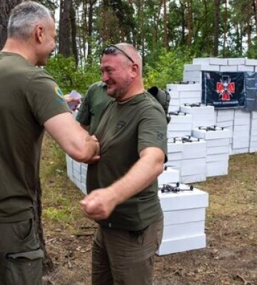 Кличко передав захисникам ще тисячу дронів від громади столиц