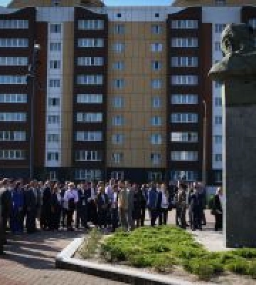 Керівники українських дипломатичних установ ознайомилися з відбудовою Бородянки Керівники українських дипломатичних установ ознайомилися з відбудовою Бородянки