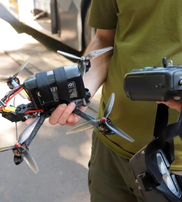 Відчуй себе пілотом FPV-дрона — у самому центрі Ужгорода! Унікальна можливість для всіх охочих