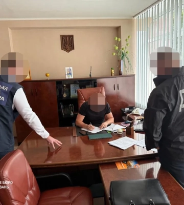 ДБР викрило чиновника Держгеокадастру на незаконній передачі земель