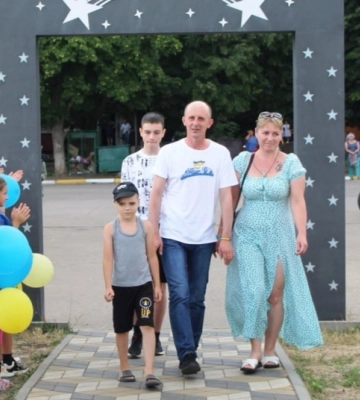 Звільненого з полону військового зустріли у Долинській громаді 