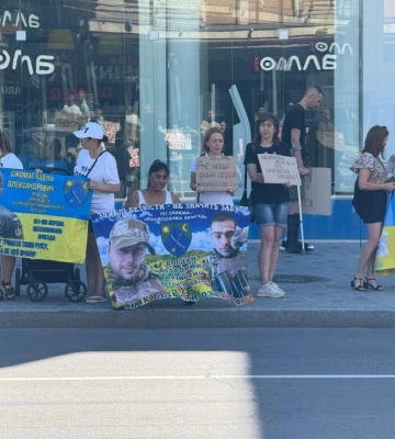 "Не мовчи. Полон вбиває": у Харкові пройшла акція на підтримку військовополонених