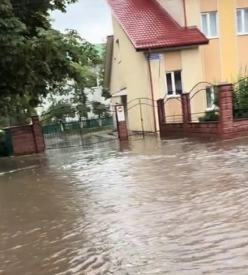 Рятувальники ліквідували наслідки негоди у Костополі