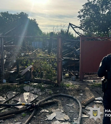 Обстріли Донеччини: 1 загиблий, 6 поранених, зруйновані десятки будинків