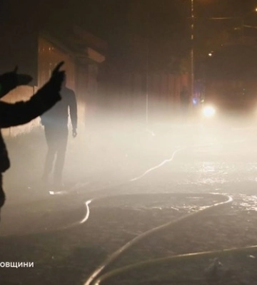 Дніпро всю ніч здригався від вибухів: багато пожеж
