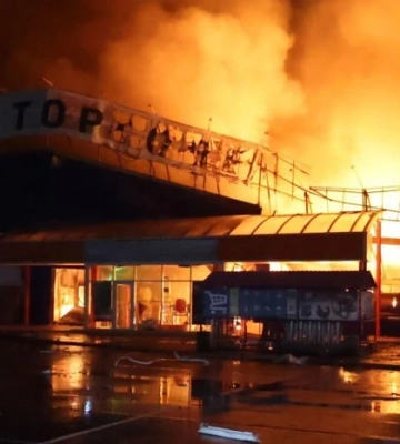 Атака на Дніпро та область: є жертва та поранені, зруйновано «Епіцентр»