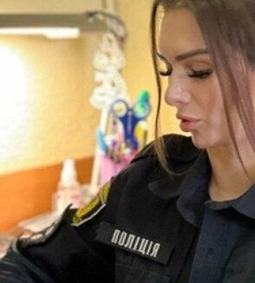 У Чорноморську чоловік пограбував жінку біля під’їзду, але попався вже за кілька годин