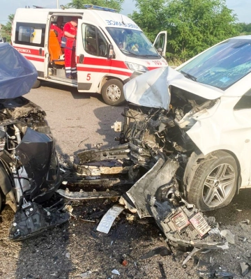 На Рівненщині в ДТП постраждали четверо людей: серед травмованих вагітна і дитина