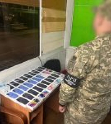 На Львівщині виявили партію контрабанди iPhone та контрацептивів