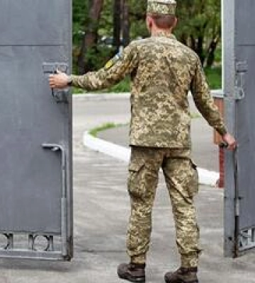 На Полтавщині люди зупинили автобус із мобілізованими: частина чоловіків зникла