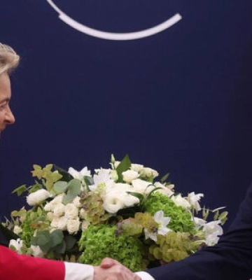 Фон дер Ляйен позвонила Трампу после атаки РФ на Киев: Путин должен сесть за стол переговоров