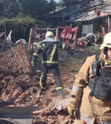 Уночі на Полтавщині працювала ППО: уламки БпЛА пошкодили будинки