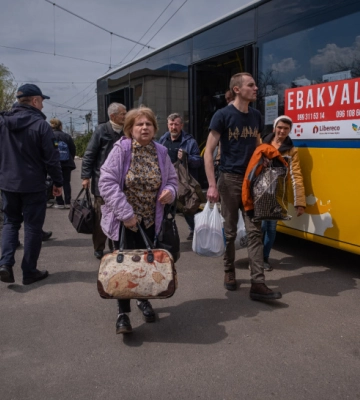 Из потенциально опасного района Днепропетровской области вывезли почти 1500 детей