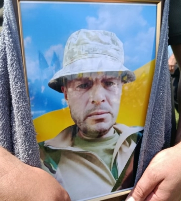 У Бурині попрощалися із захисником Валерієм Коваленком, батьком п’ятьох дітей У Бурині попрощалися із захисником Валерієм Коваленком, батьком п’ятьох дітей