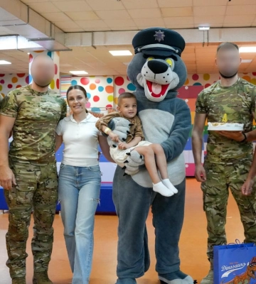 Сльози й усмішки: спецпризначенці КОРДу привітали сина загиблого героя Сергія Шевчука