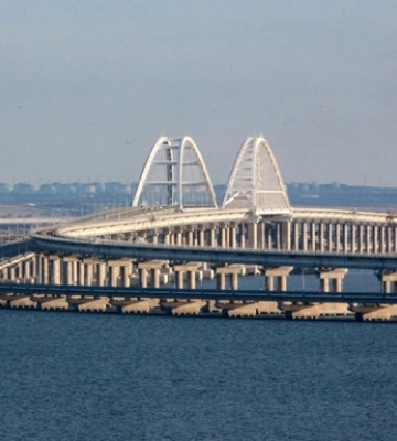 Пробка из авто на Крымском мосту установила рекорд - 22 километра Пробка из авто на Крымском мосту установила рекорд - 22 километра