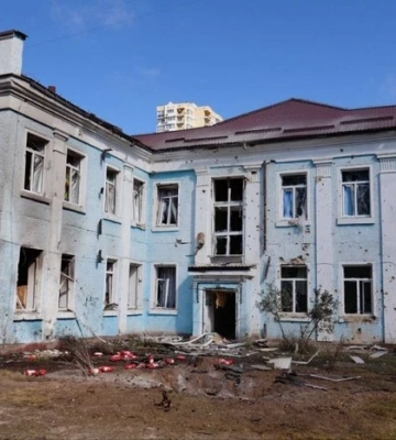 Атака на Київ: у Дарницькому районі пошкоджено дитсадок, супермаркет та склади 
