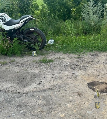 На Охтирщині п’яний мотоцикліст із пасажиром потрапив у ДТП