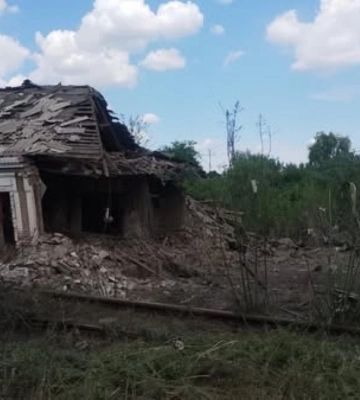 Двое людей пострадали в прифронтовом Родинском в результате атак армии РФ