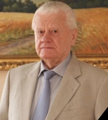 «У Наполеона — бідніше». На Чернігівщині помер аграрій, який побудував собі мармурово-золотий мавзолей