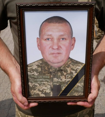 Роменська громада провела в останню путь захисника Євгенія Ковгана